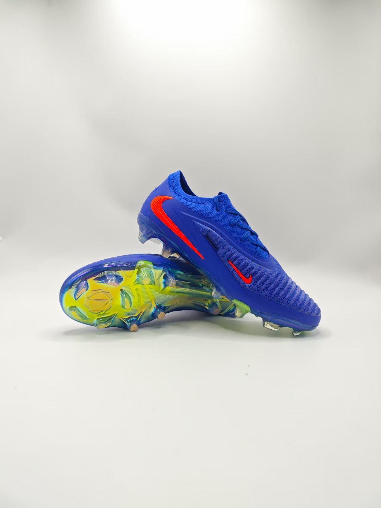 Nike Phantom GX III Low-Top Double-Layer Waterproof Fish Thread Full Knit FG Soccer Cleats
