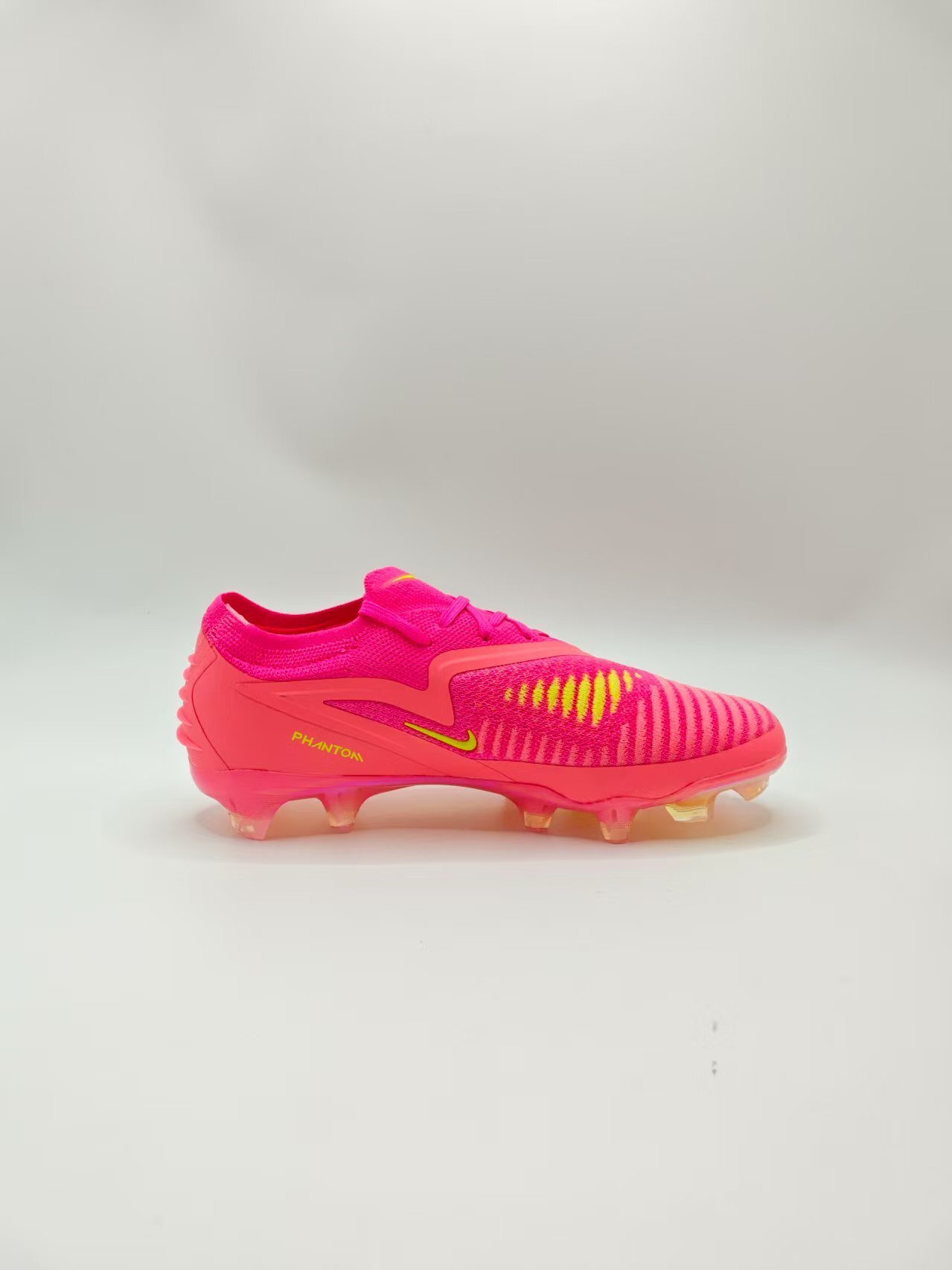 Nike Phantom GX III Low-Top Double-Layer Waterproof Fish Thread Full Knit FG Soccer Cleats