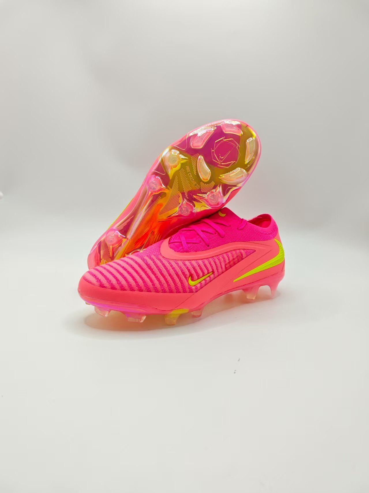 Nike Phantom GX III Low-Top Double-Layer Waterproof Fish Thread Full Knit FG Soccer Cleats