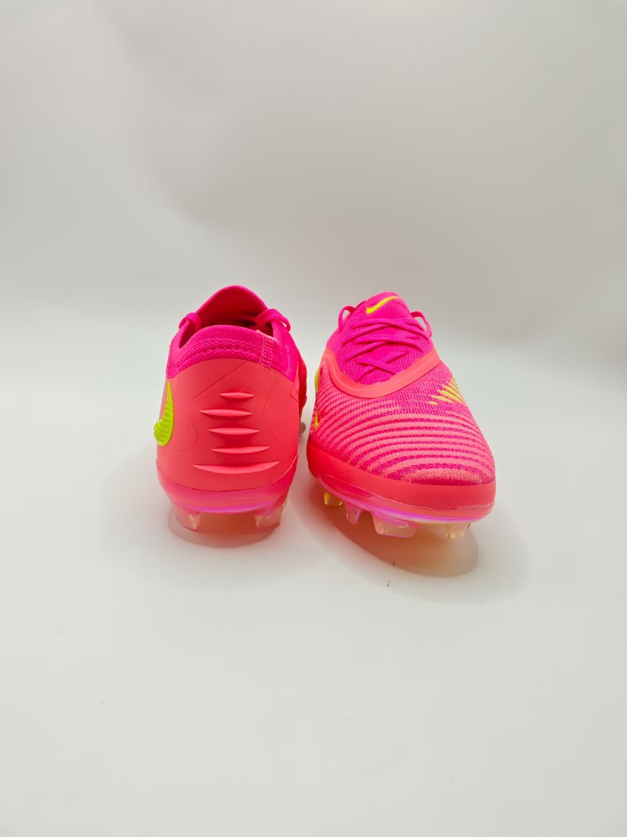 Nike Phantom GX III Low-Top Double-Layer Waterproof Fish Thread Full Knit FG Soccer Cleats