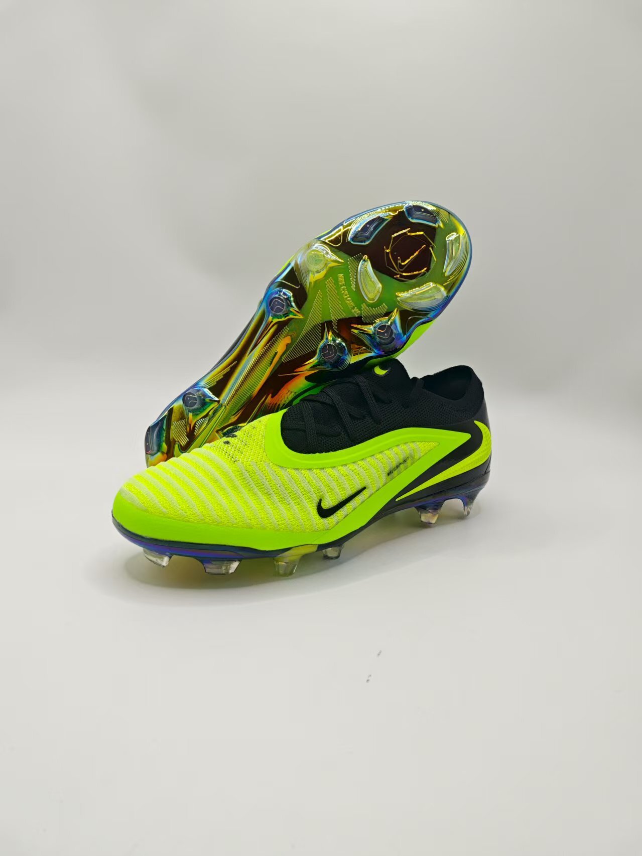 Nike Phantom GX III Low-Top Double-Layer Waterproof Fish Thread Full Knit FG Soccer Cleats