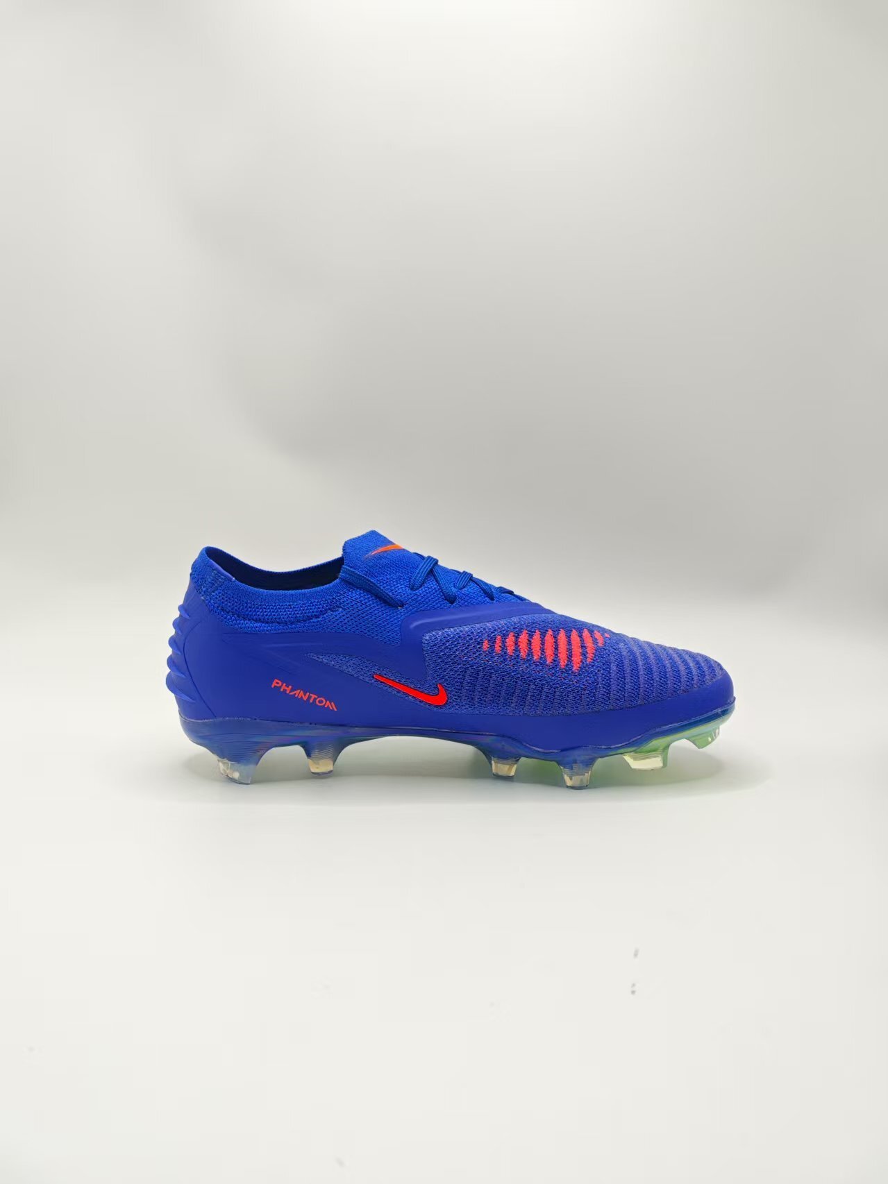 Nike Phantom GX III Low-Top Double-Layer Waterproof Fish Thread Full Knit FG Soccer Cleats