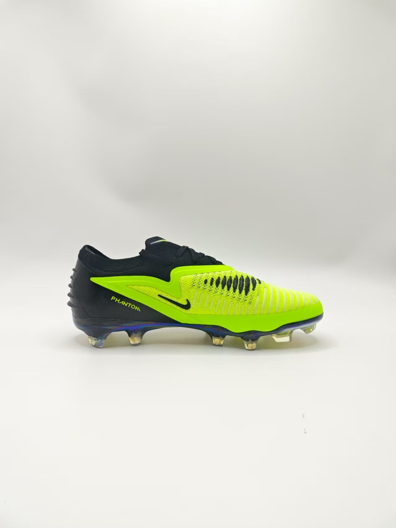 Nike Phantom GX III Low-Top Double-Layer Waterproof Fish Thread Full Knit FG Soccer Cleats