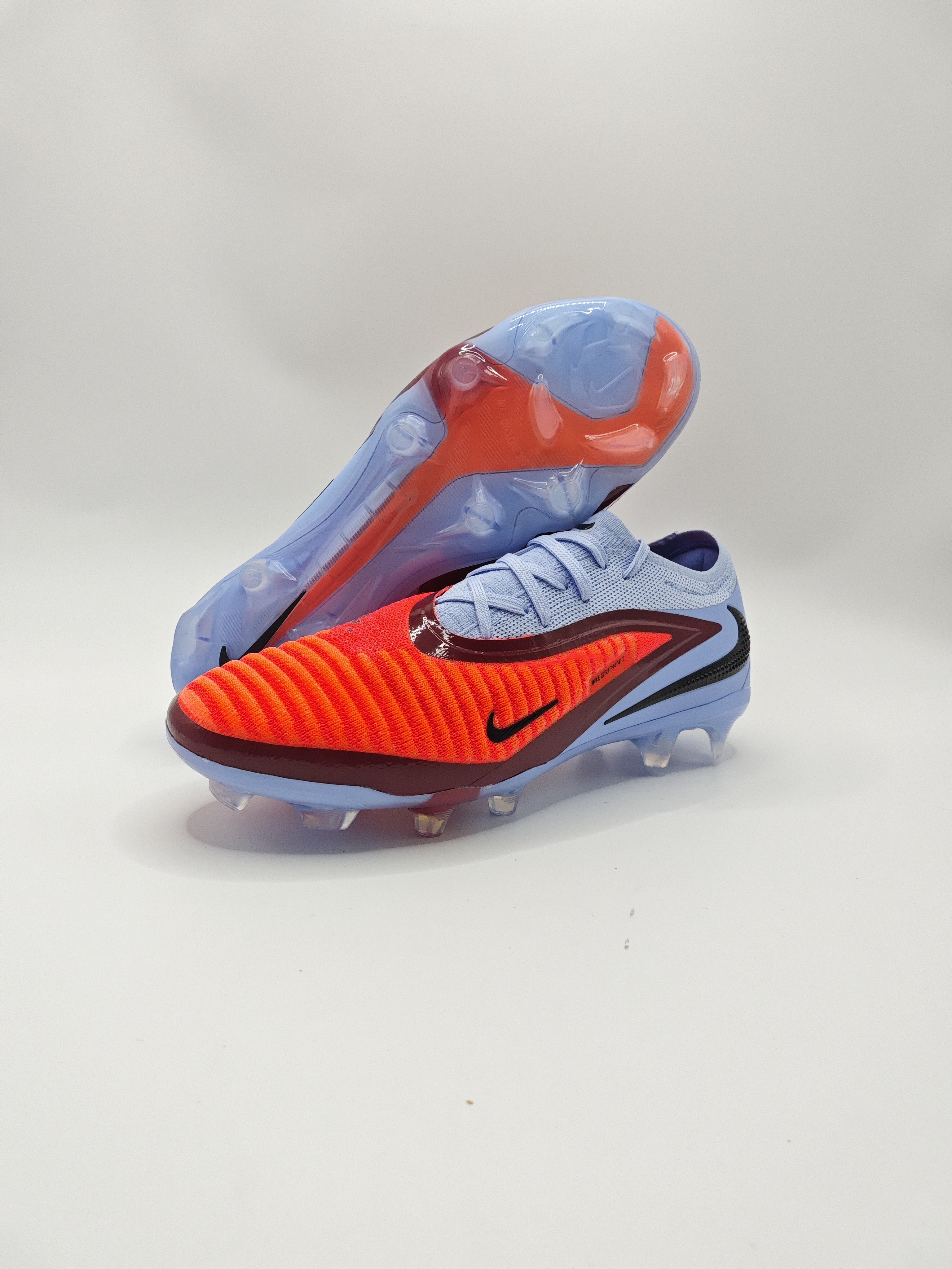 Nike Phantom GX III Low-Top Double-Layer Waterproof Fish Thread Full Knit FG Soccer Cleats