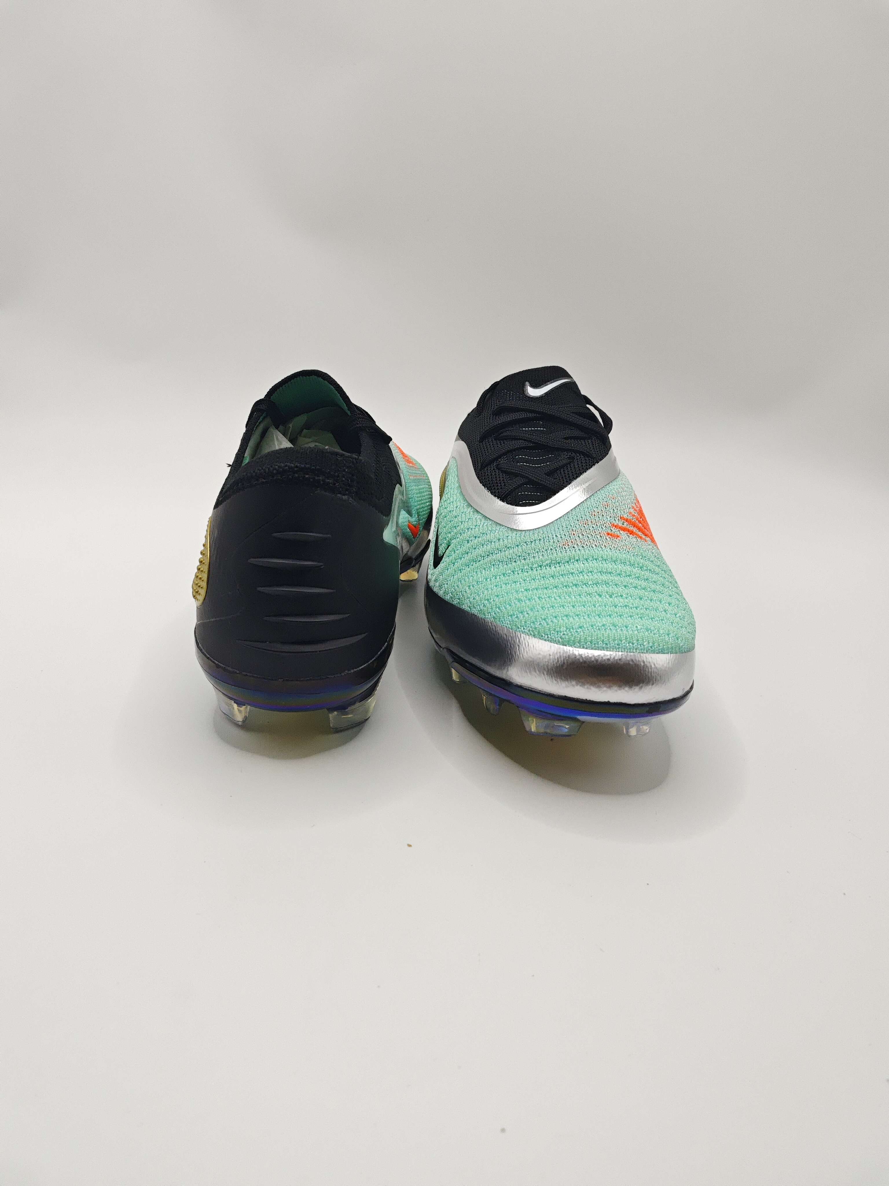 Nike Phantom GX III Low-Top Double-Layer Waterproof Fish Thread Full Knit FG Soccer Cleats