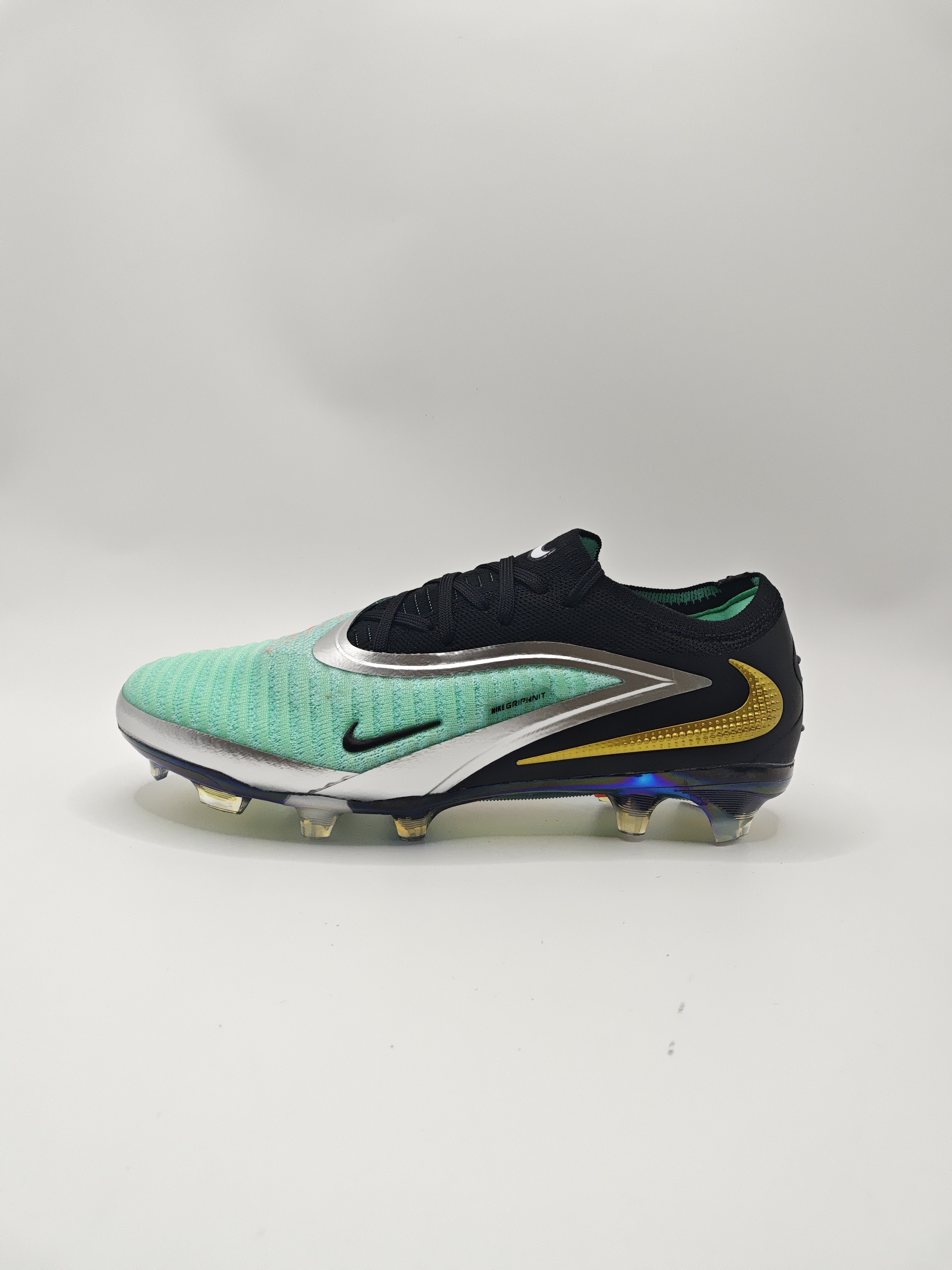 Nike Phantom GX III Low-Top Double-Layer Waterproof Fish Thread Full Knit FG Soccer Cleats