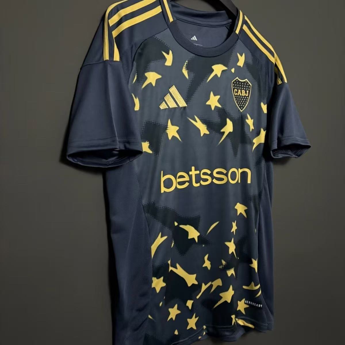 Boca Juniors 2025/26 Fourth Jersey – Star Edition Navy & Gold Betsson | Fan Version