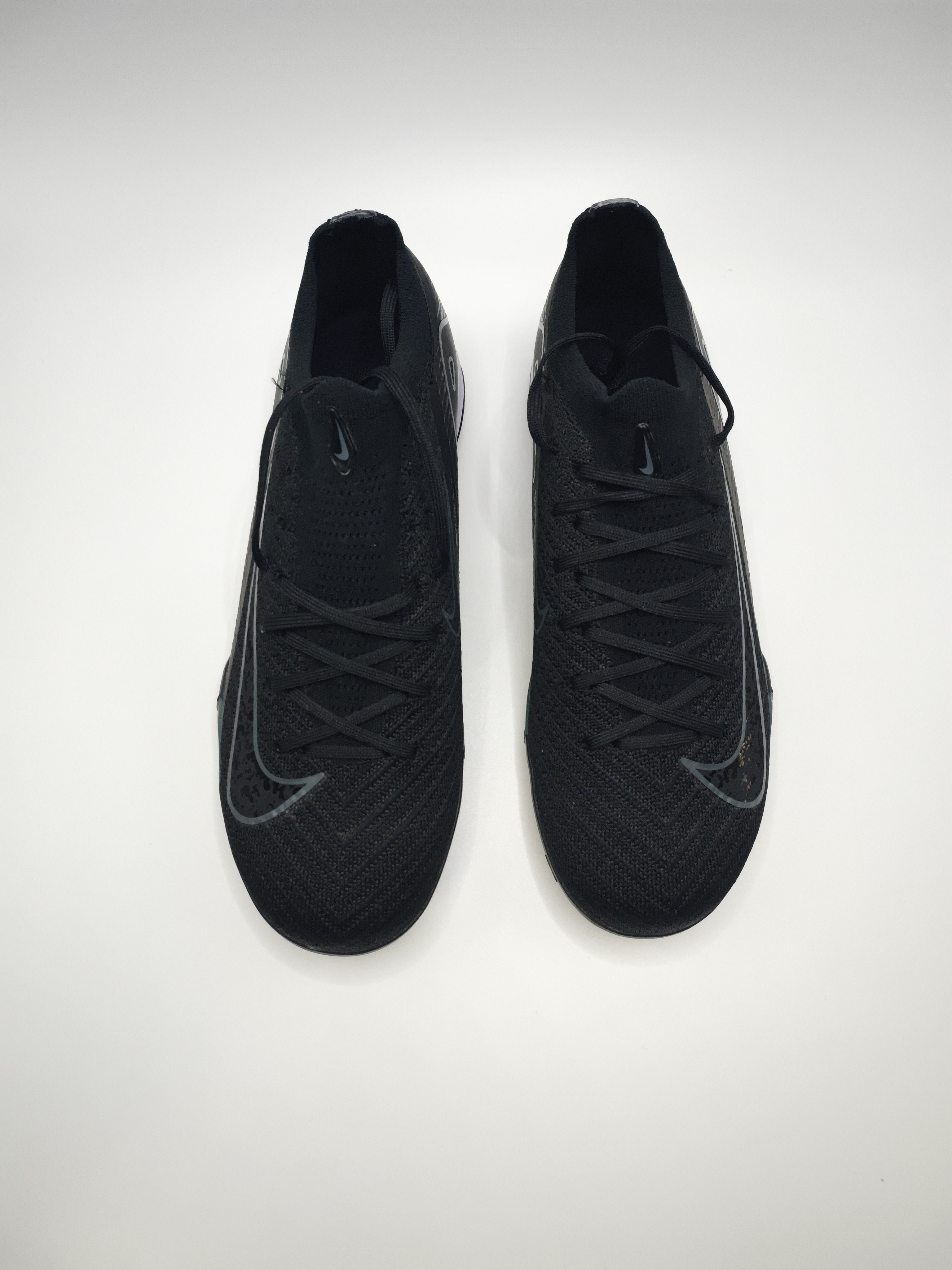 Nike Mercurial 16 High-Top Soccer Cleats: Built-in Full Air Cushion, Waterproof Knit & MD Outsole for Grass Pitches