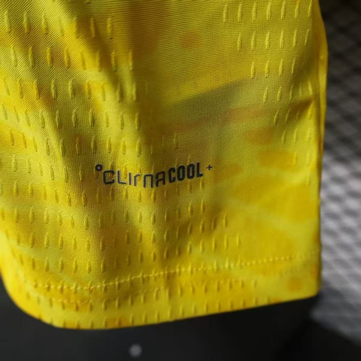 Colombia 2024 Home Long Sleeve Player Version Jersey | HEAT.RDY Yellow Red Blue Football