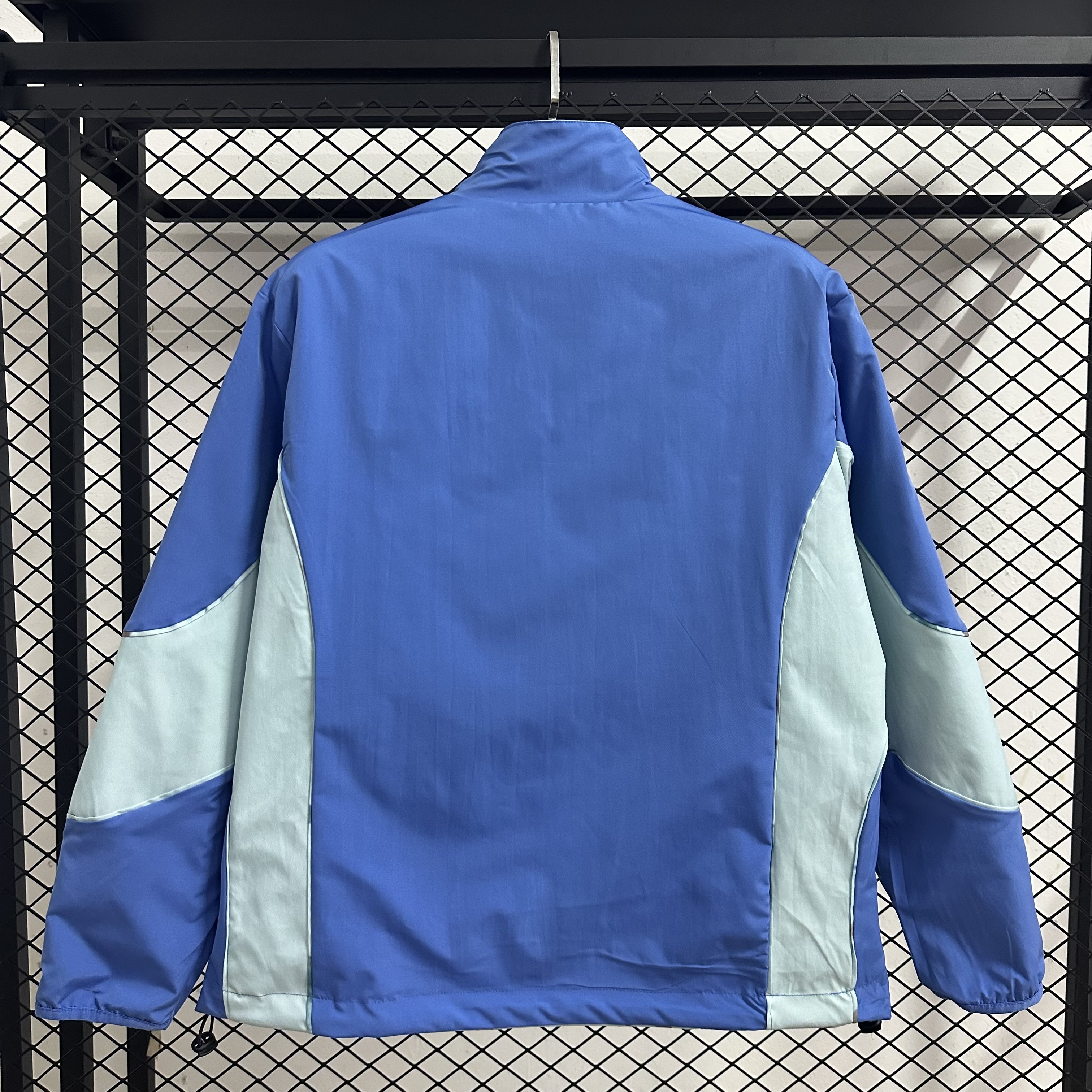 25-26 Monterey Joint Double sided Windbreaker