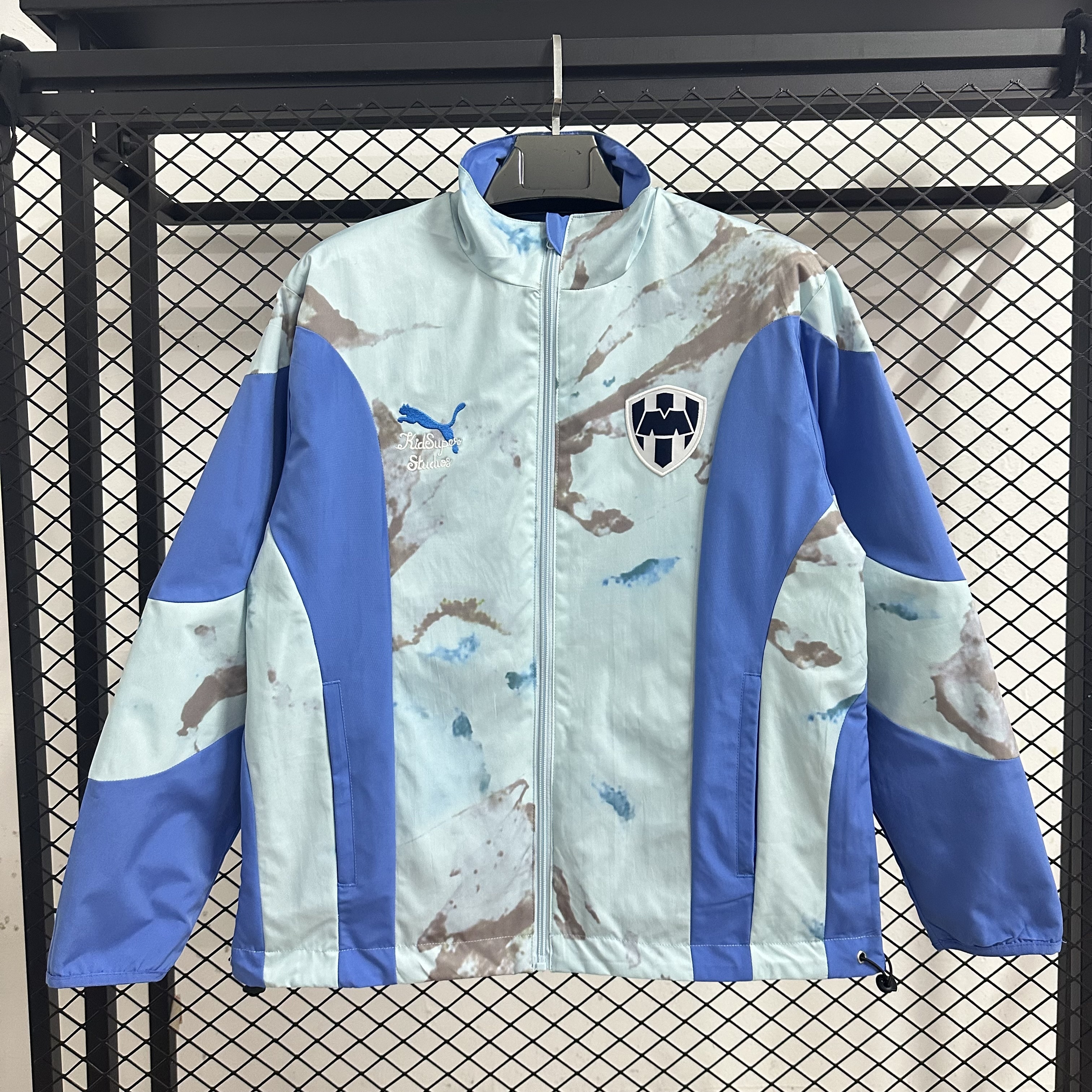 25-26 Monterey Joint Double sided Windbreaker