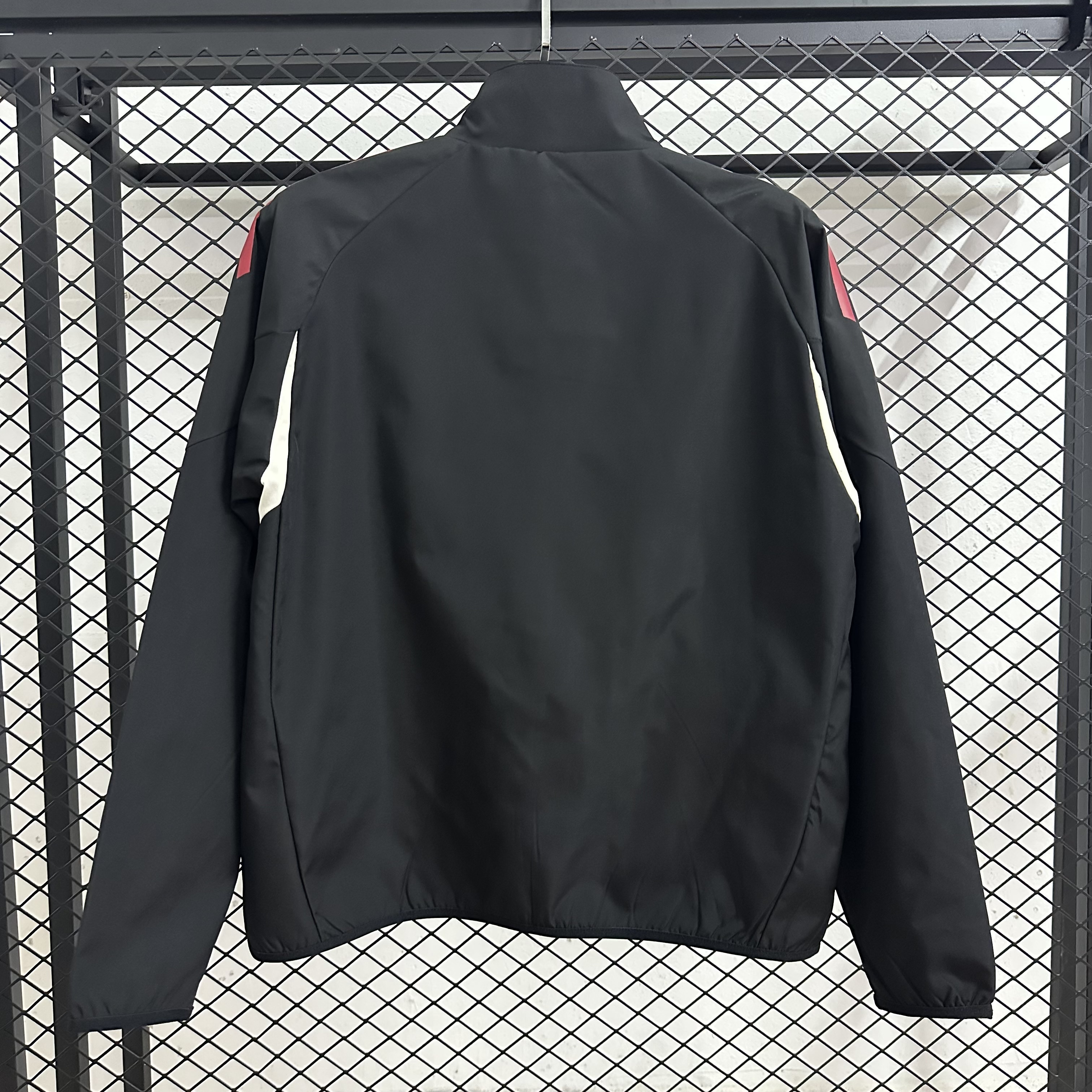 25-26 Liverpool black training waterproof windbreaker