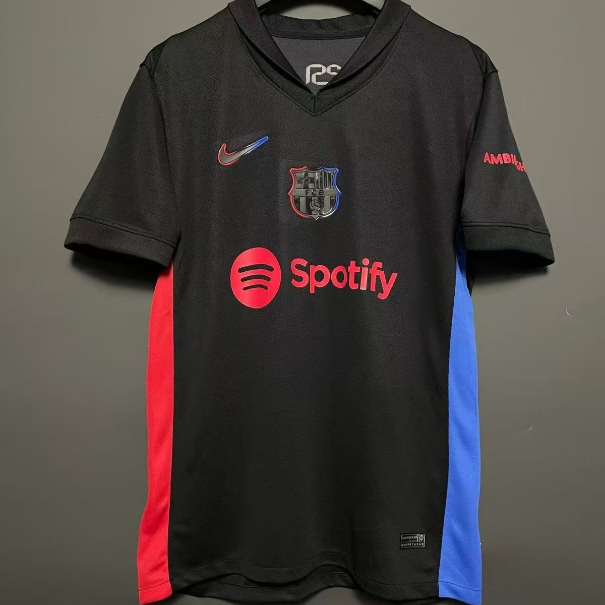 Barça 24-25 away fans' version