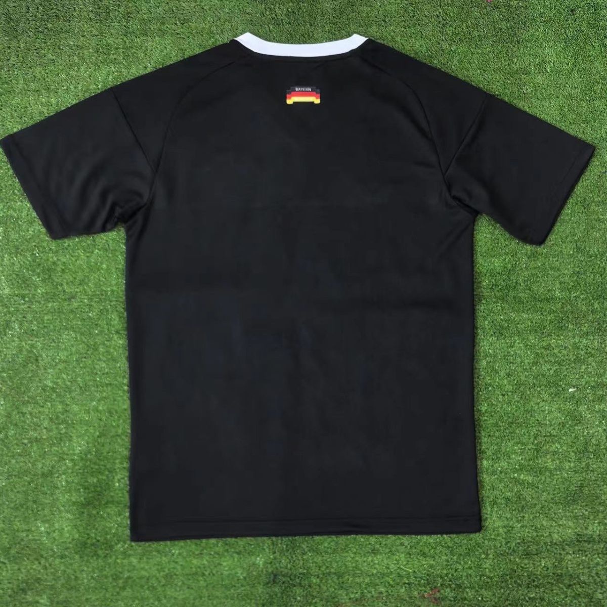 24/25 Bayern Munich training jersey, black goalkeeper ball