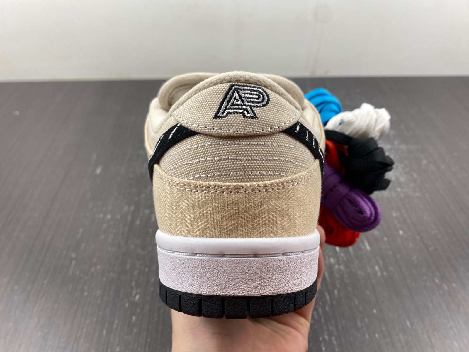 Albino   Preto x Nike Dunk SB Low