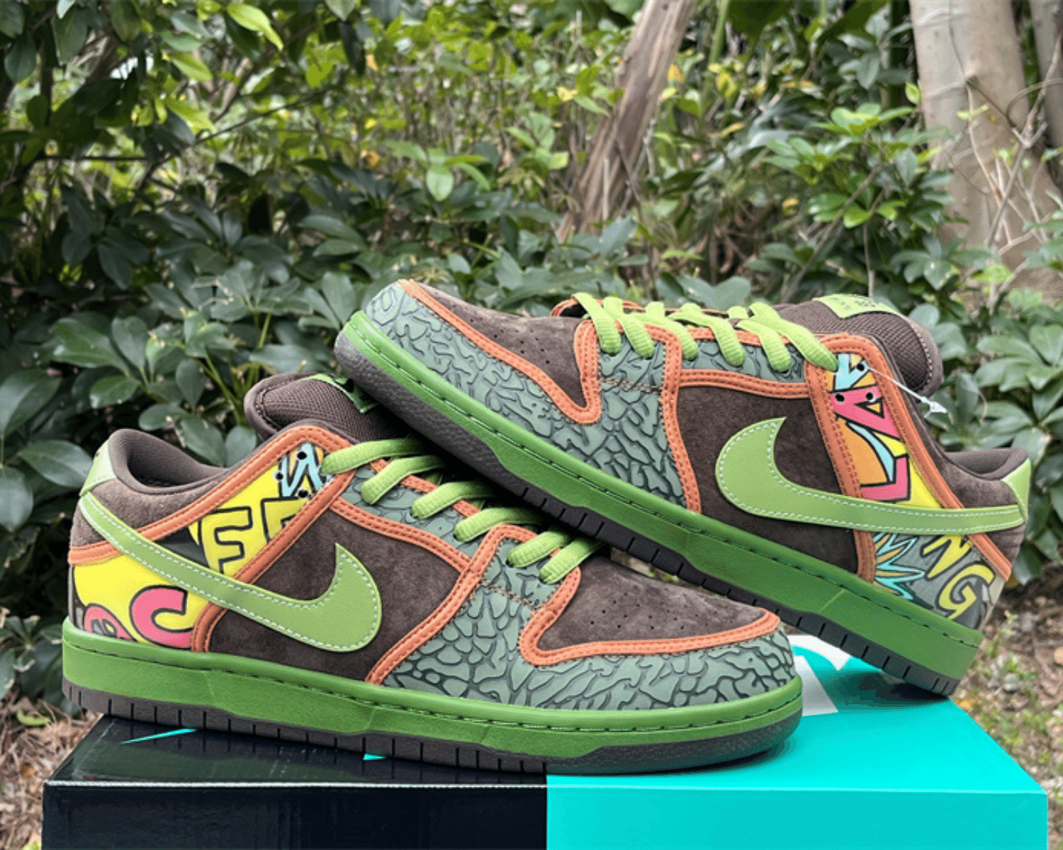 Nike SB Dunk Low De La Soul