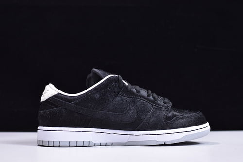 Nike SB Dunk Low Medicom Toy