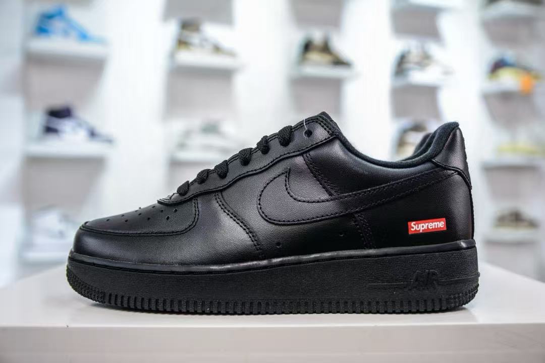 Nike Air Force 1 Low Supreme Black