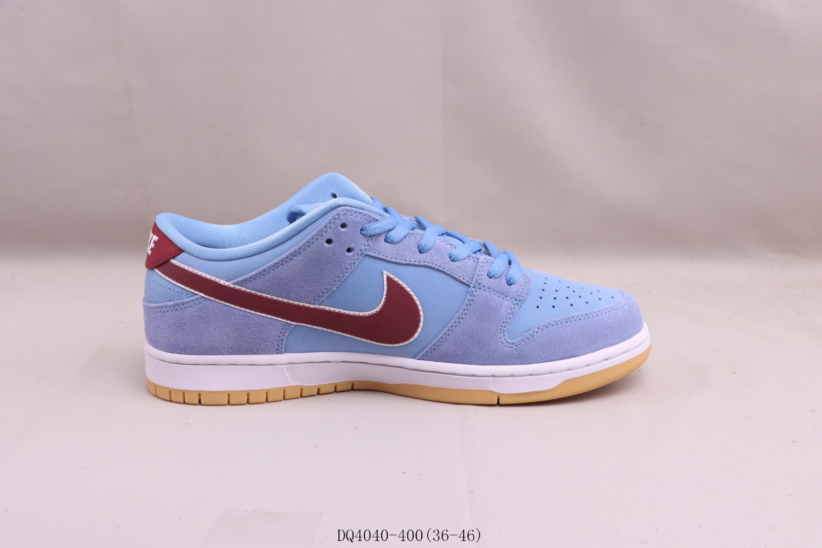 Nike SB Dunk Low Philadelphia Phillies