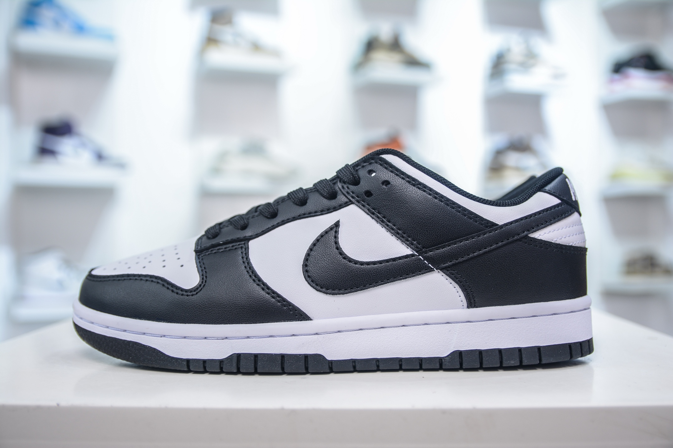 Nike Dunk Low Retro White Black