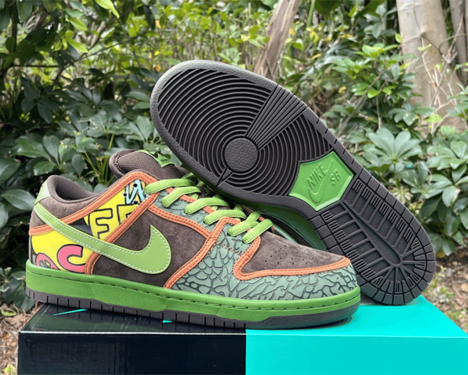 Nike SB Dunk Low De La Soul
