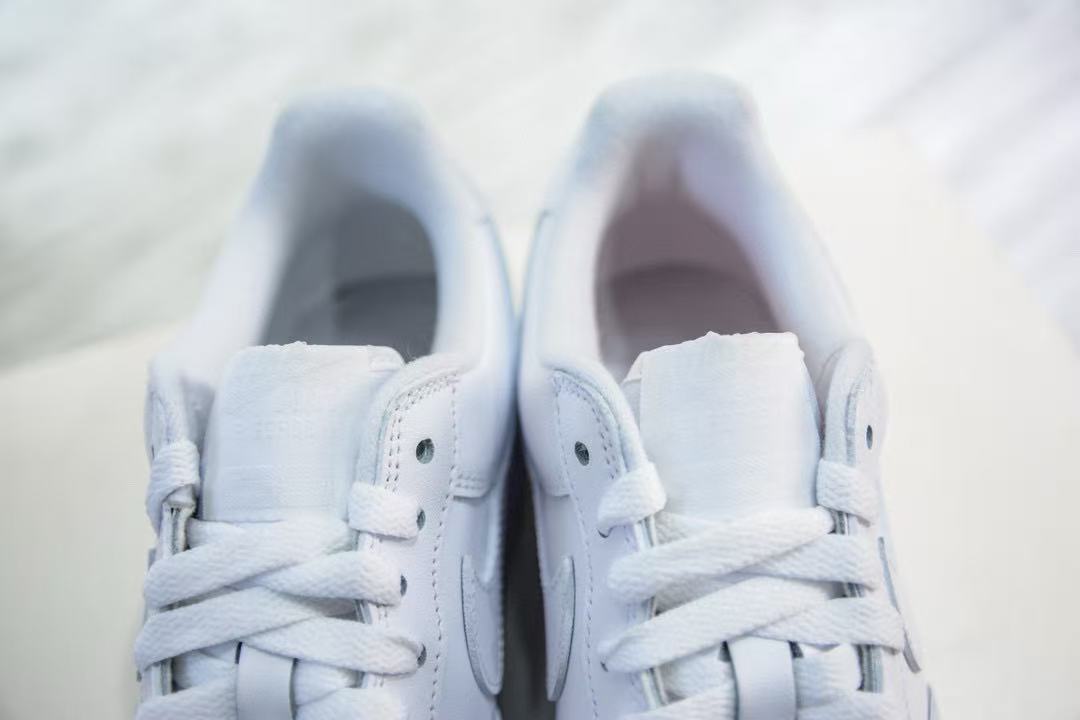 Nike Air Force 1 Low Supreme White