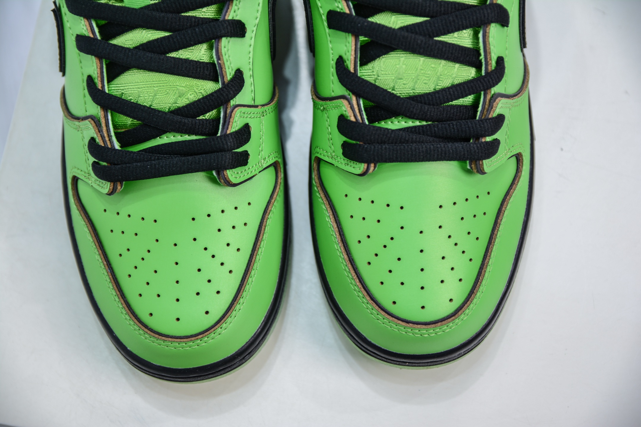 The Powerpuff Girls x Nike SB Dunk Low “Buttercup
