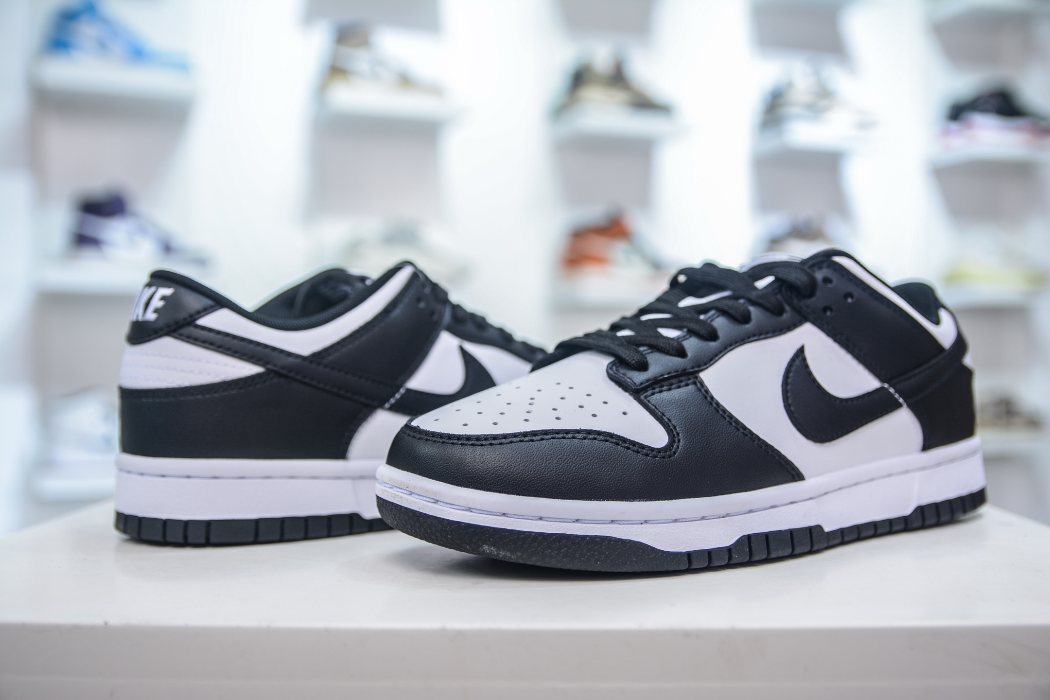 Nike Dunk Low Retro White Black