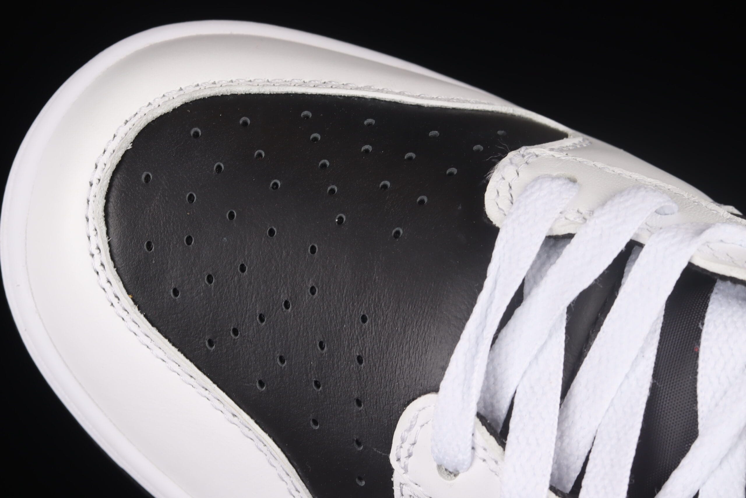 Nike SB Dunk High, Supreme By Any Means Black