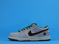Nike Dunk SB Low Maple Leaf Central Park