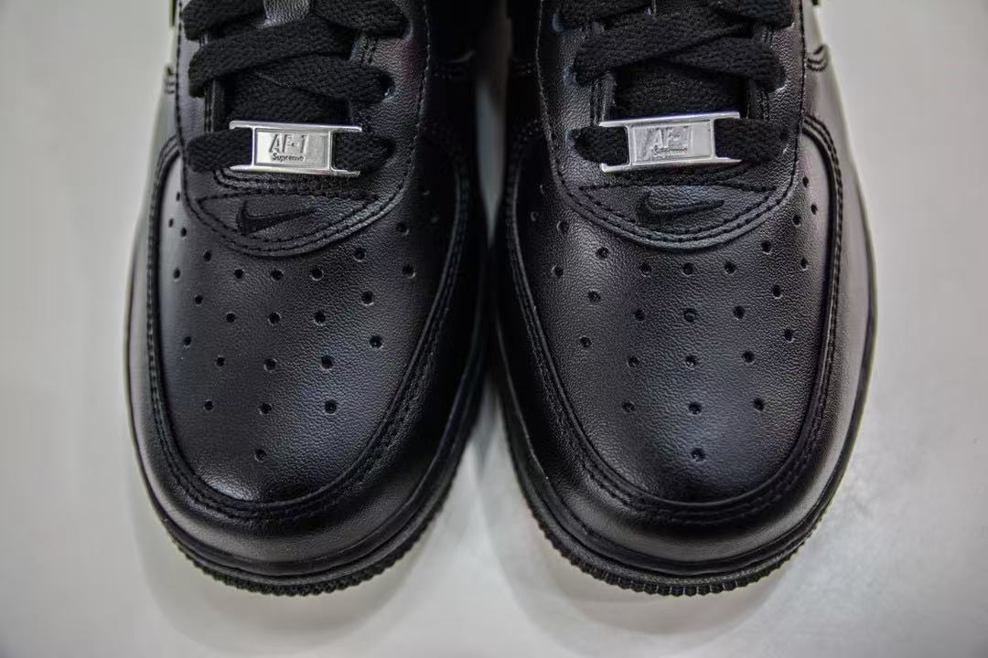 Nike Air Force 1 Low Supreme Black
