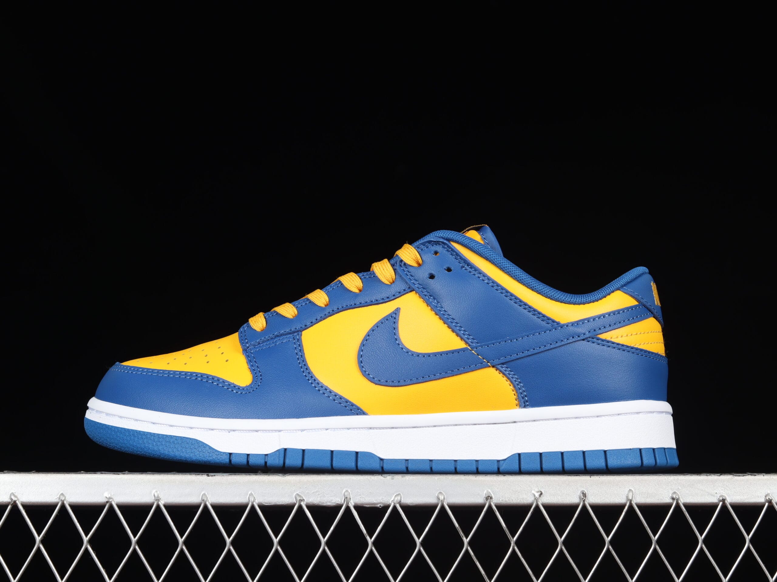 Nike Dunk Low UCLA
