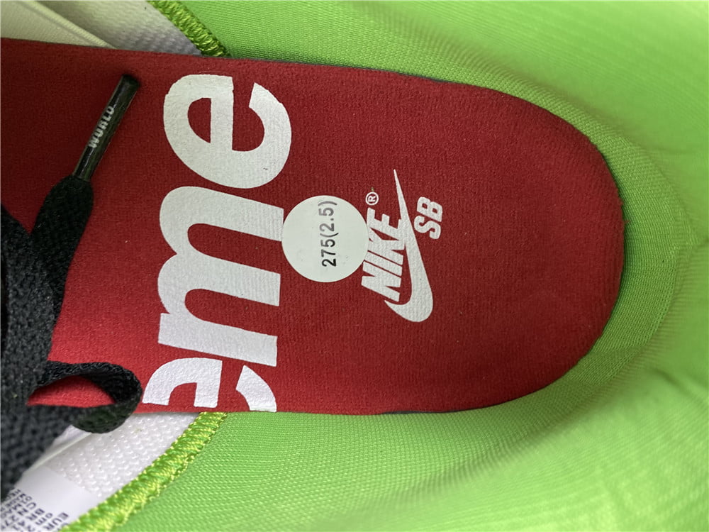 Supreme x Nike SB Dunk Low Mean Green