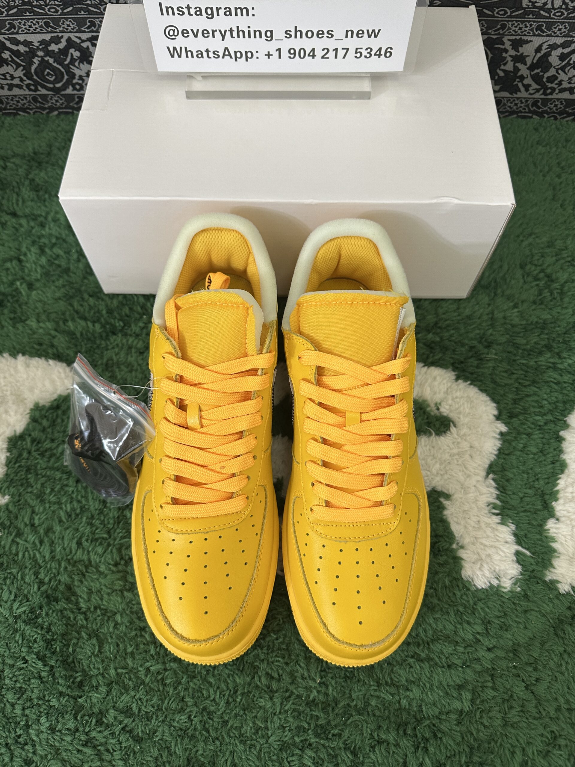 Nike Air Force 1 Low OFF-WHITE University Gold Metallic Silver