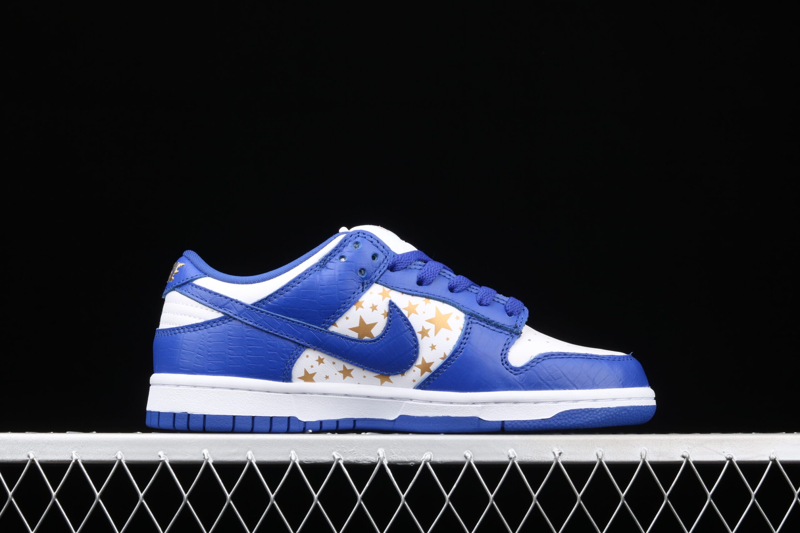 Nike SB Dunk Low, Supreme Stars Hyper Royal