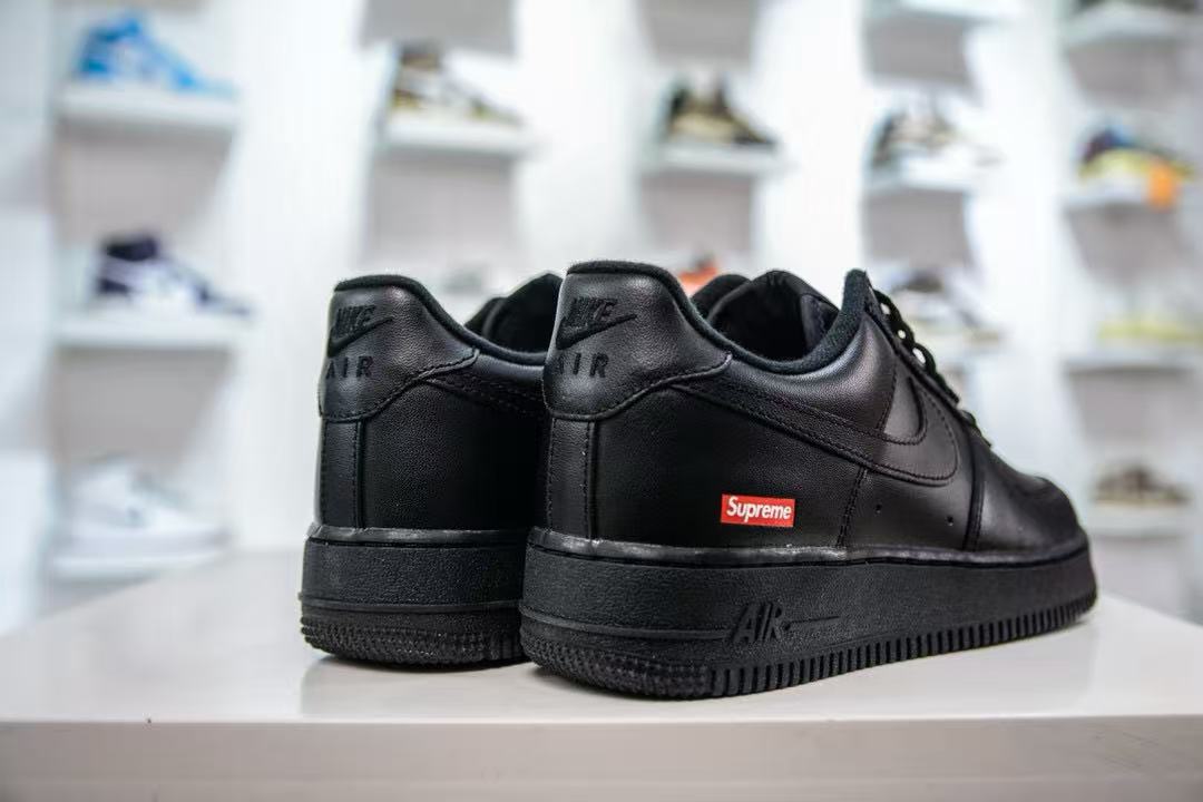 Nike Air Force 1 Low Supreme Black