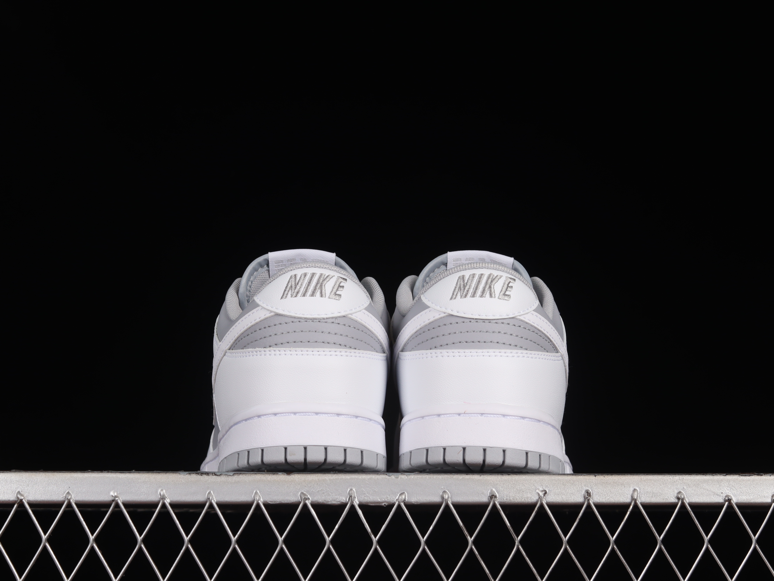 nike dunk low white grey