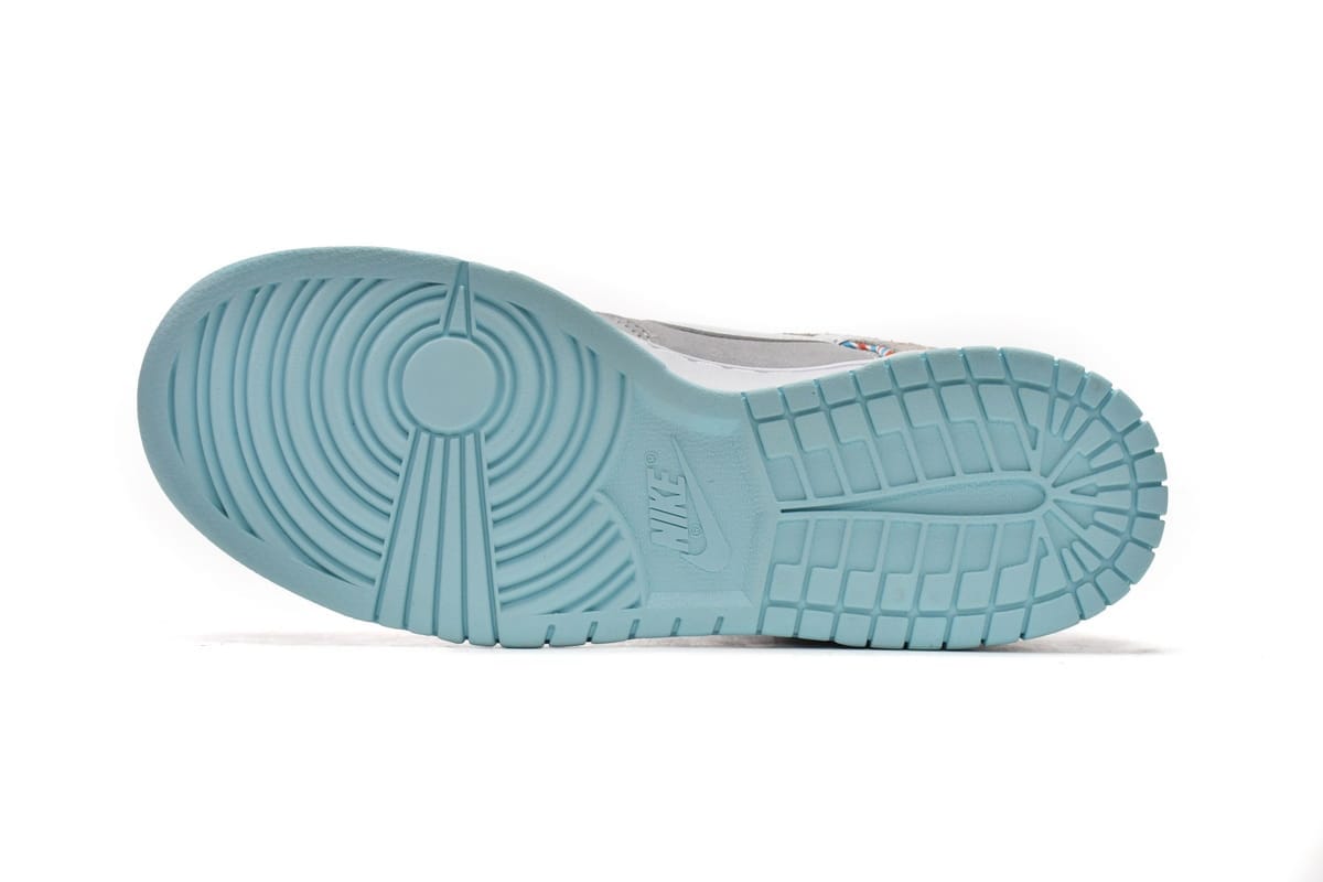 Nike Dunk Low SE Barber Shop Grey