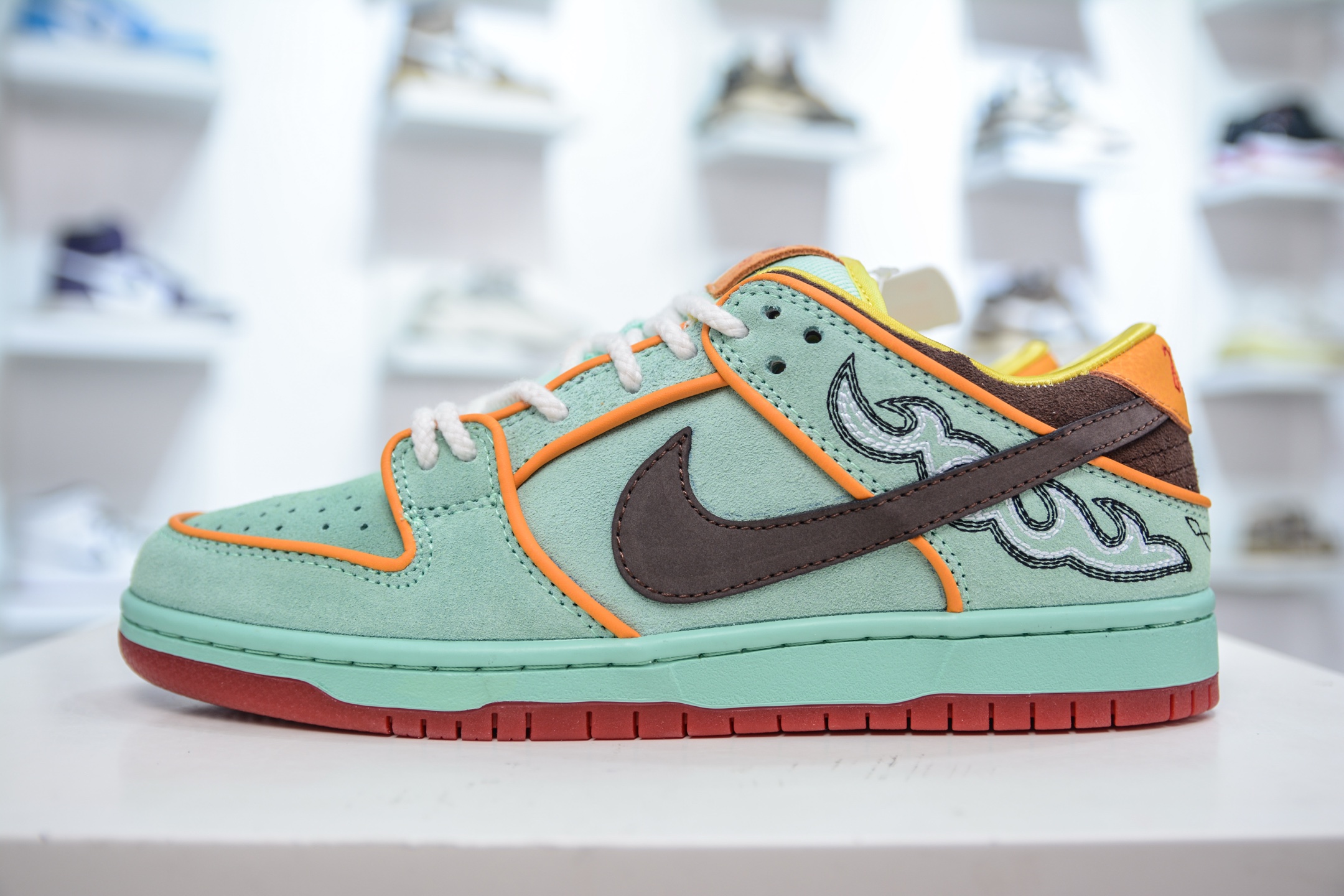 Nike SB Dunk Low Rodeo Tourmaline