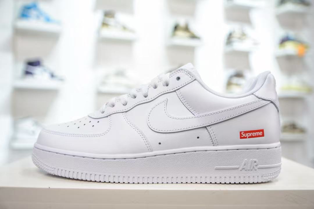 Nike Air Force 1 Low Supreme White