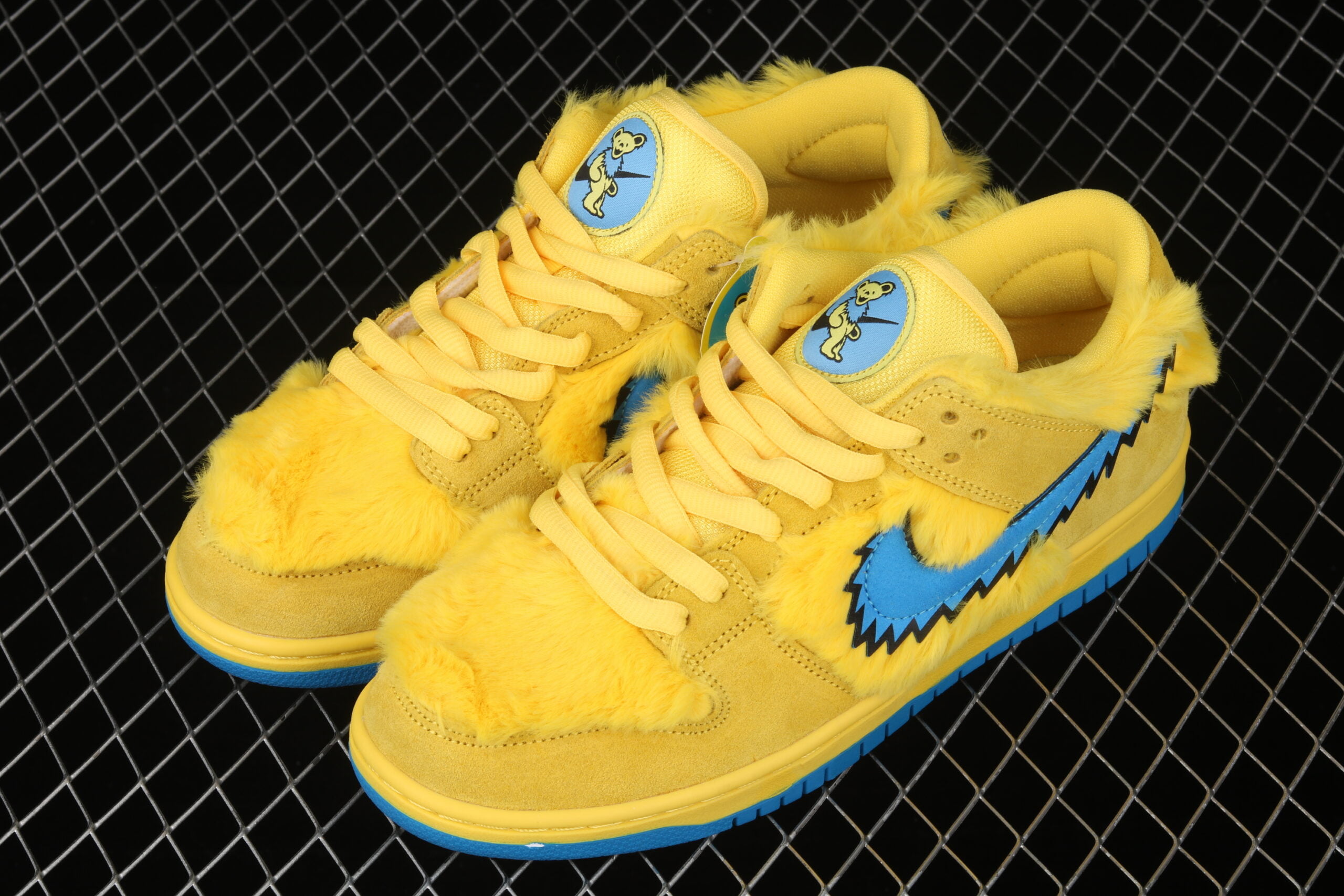 Grateful Dead x NK SB Dunk Low  Yellow Bear