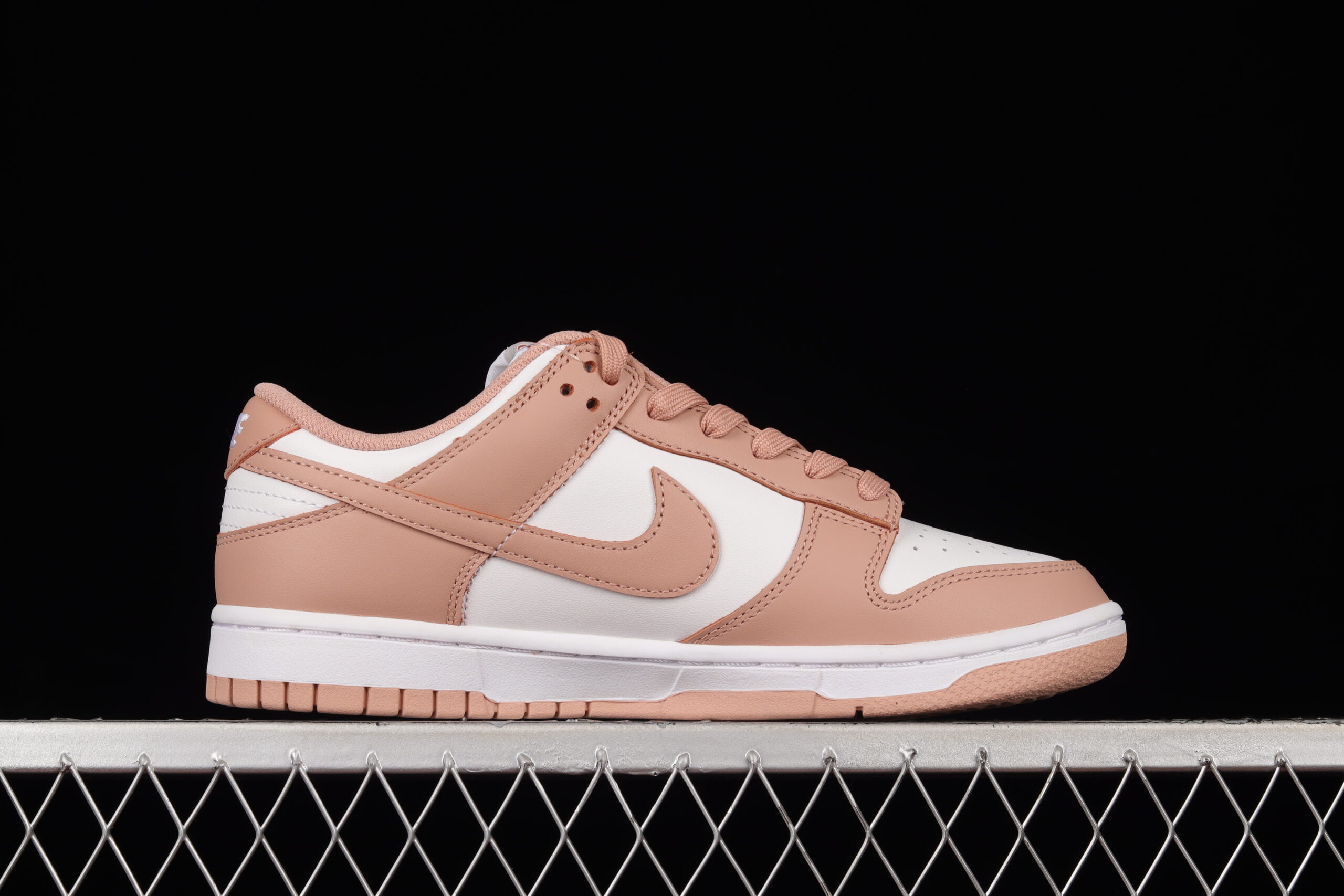 Dunk Low Rose Whisper