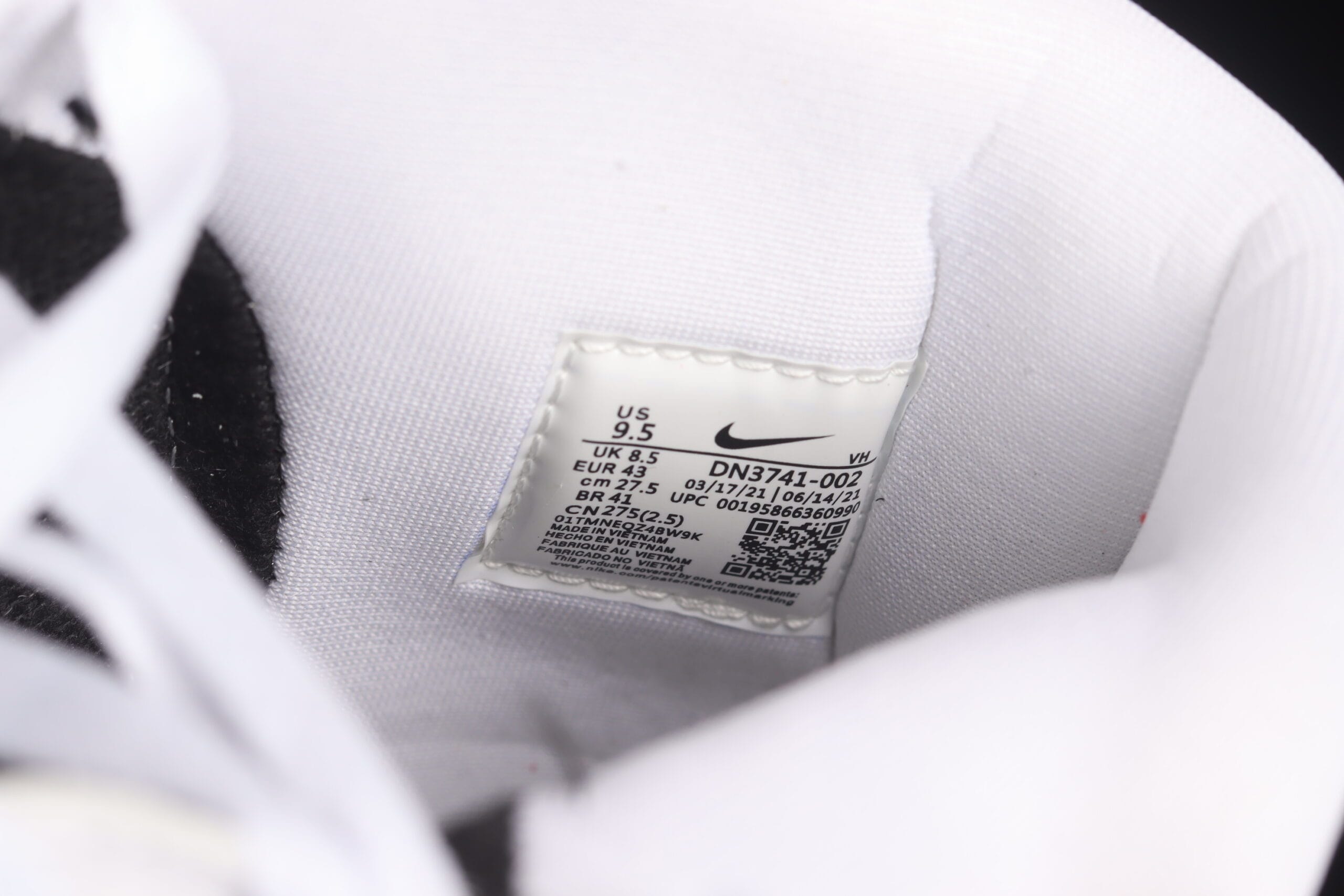 Nike SB Dunk High, Supreme By Any Means Black