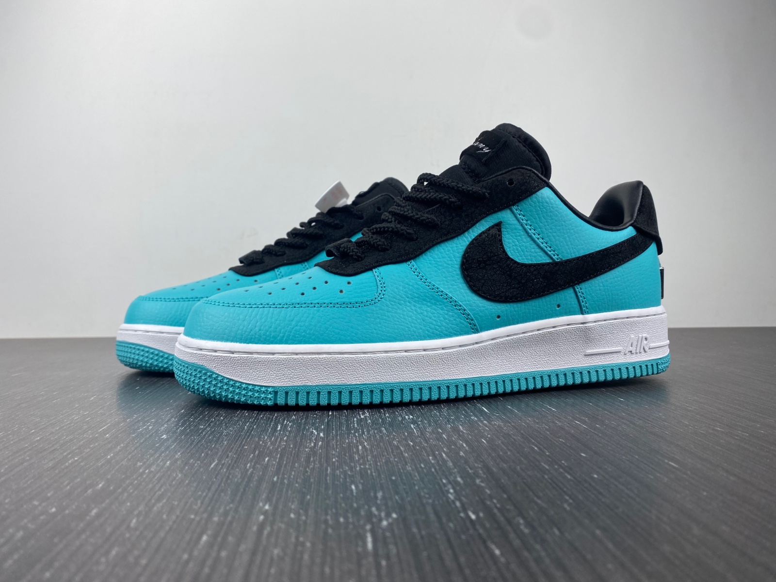 Tiffany   Co. x Nike Air Force 1 Friends and Family