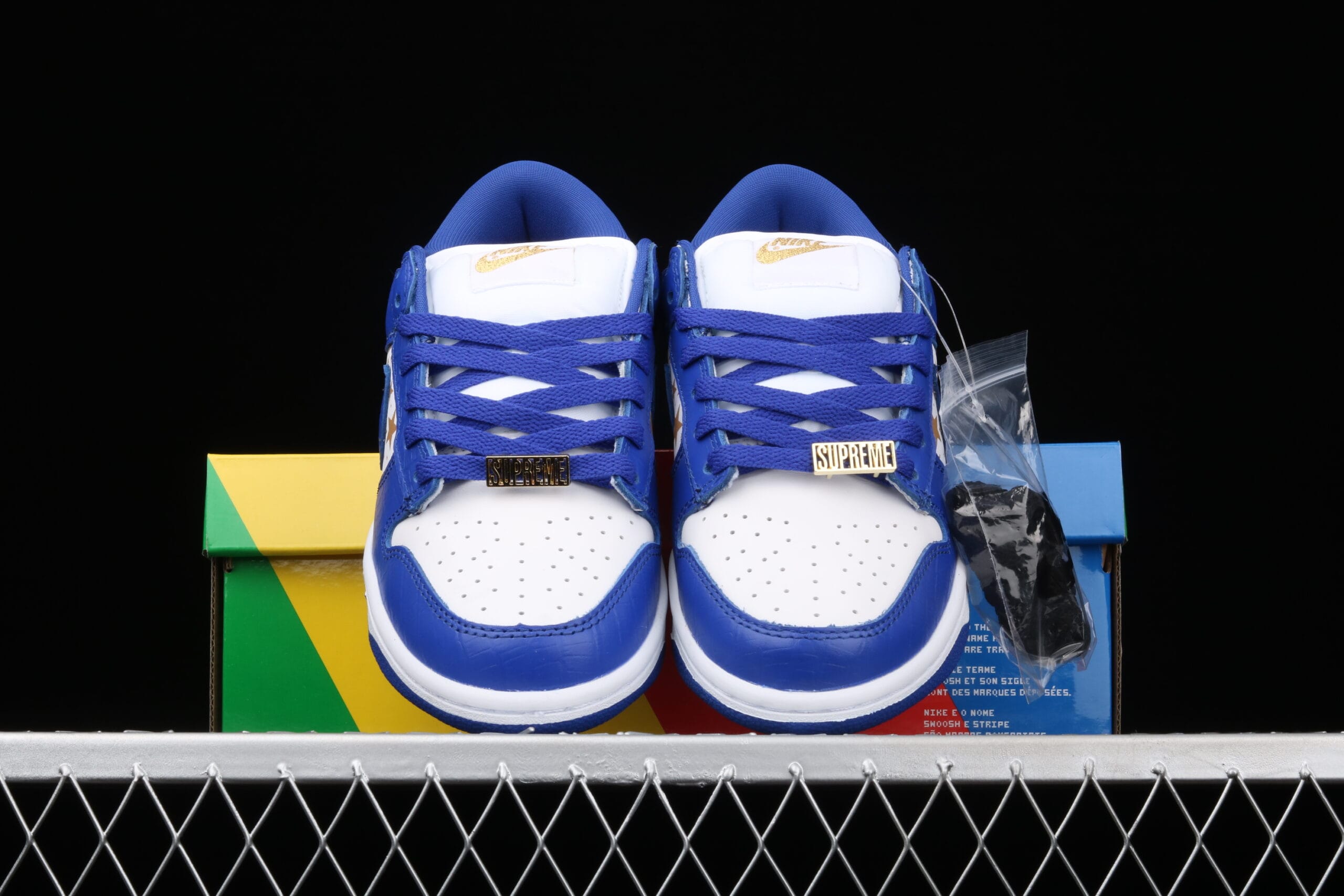 Nike SB Dunk Low, Supreme Stars Hyper Royal