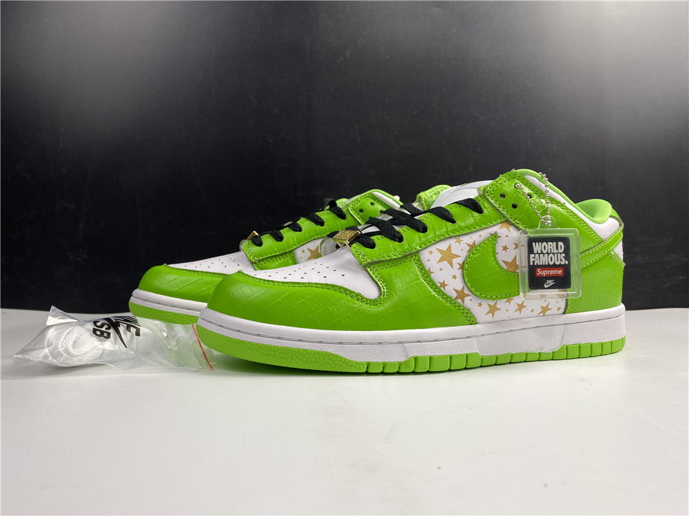 Supreme x Nike SB Dunk Low Mean Green