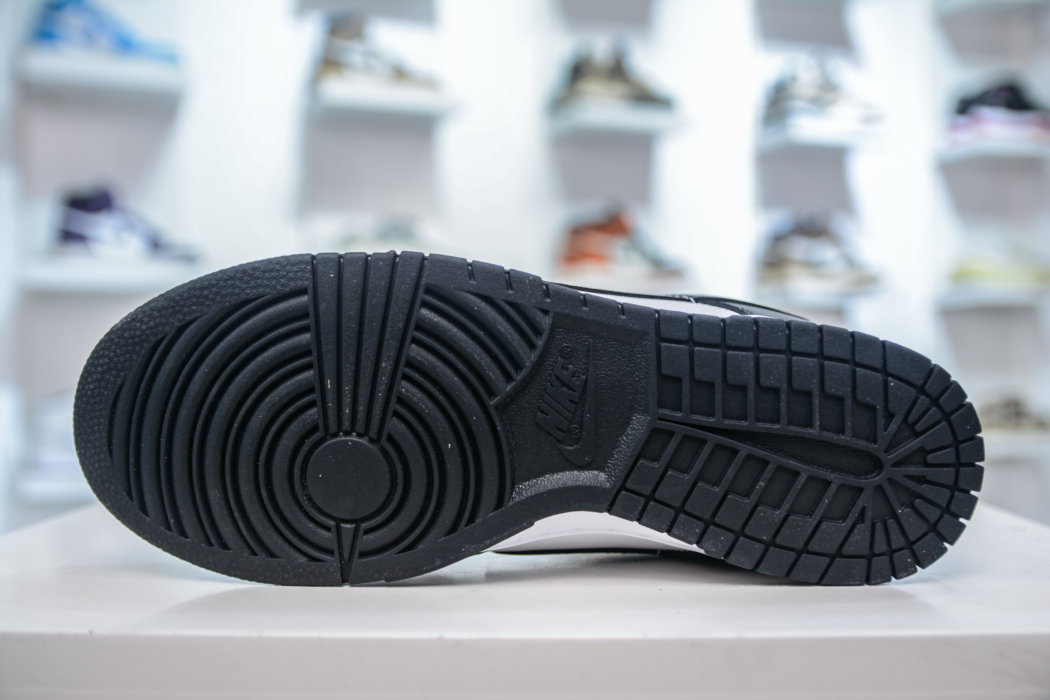 Nike Dunk Low Retro White Black