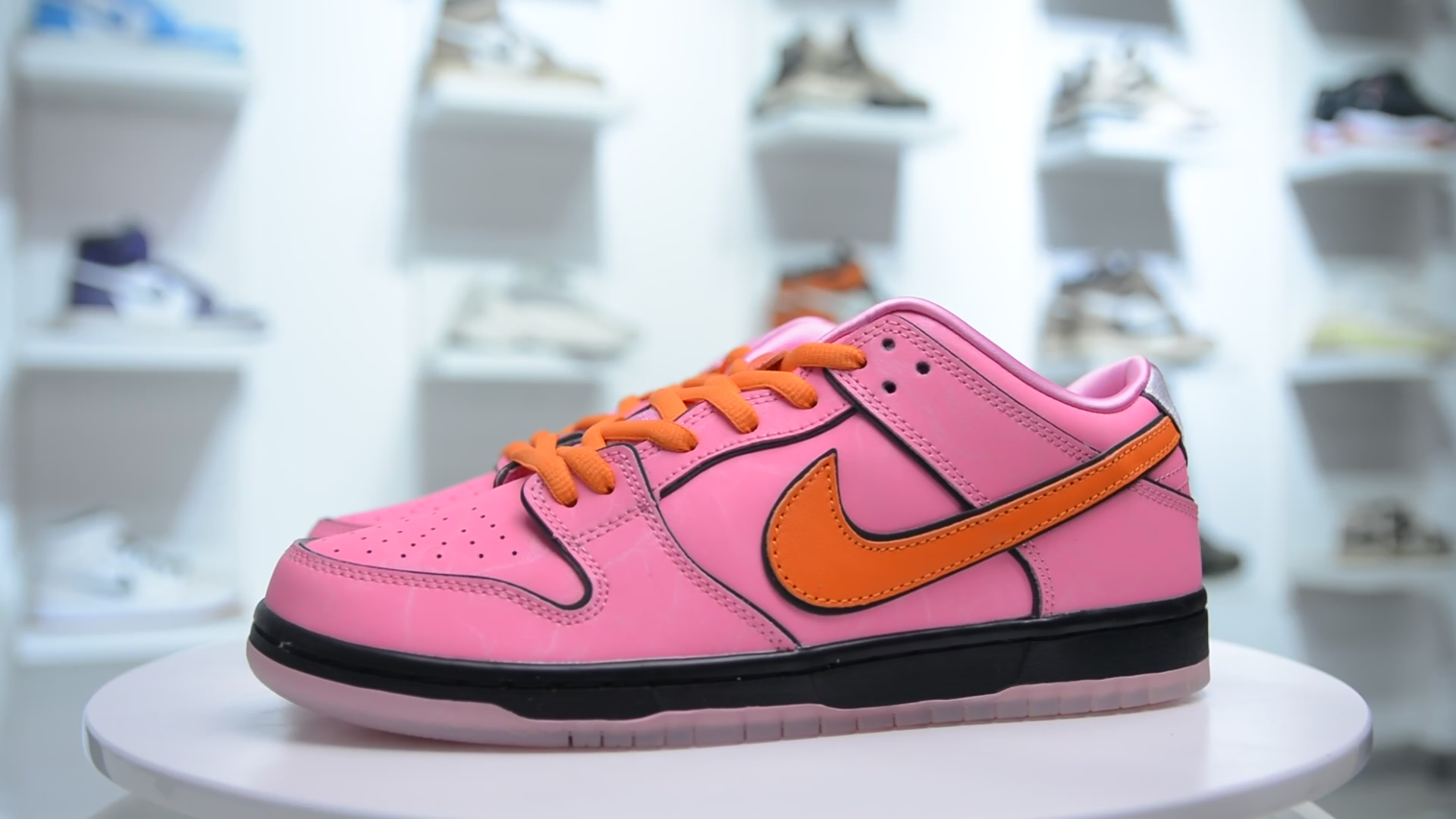 The Powerpuff Girls x Nike SB Dunk Low “Blossom”