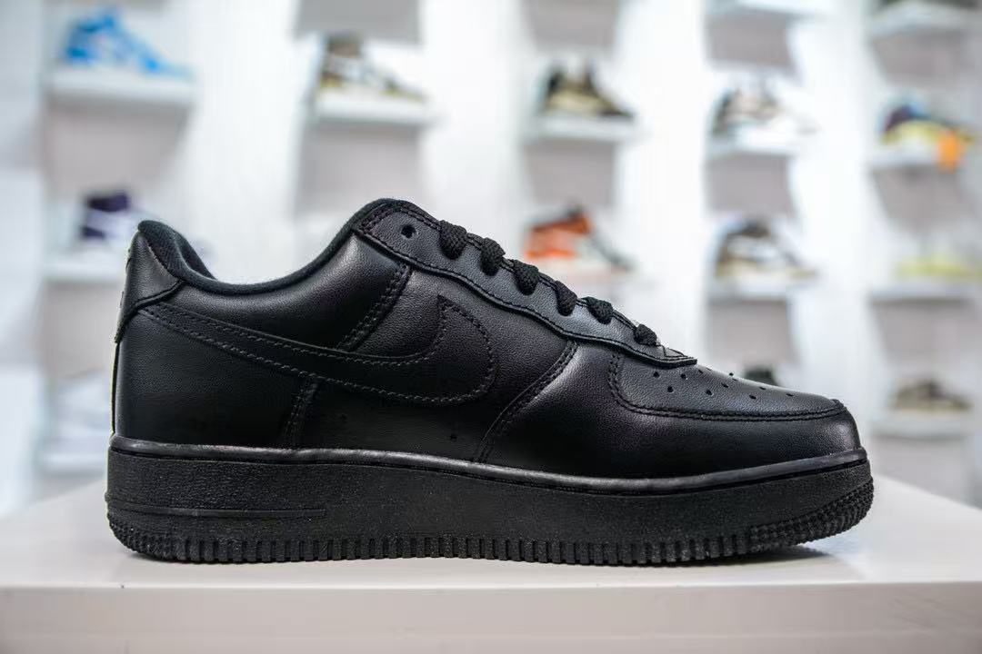 Nike Air Force 1 Low Supreme Black