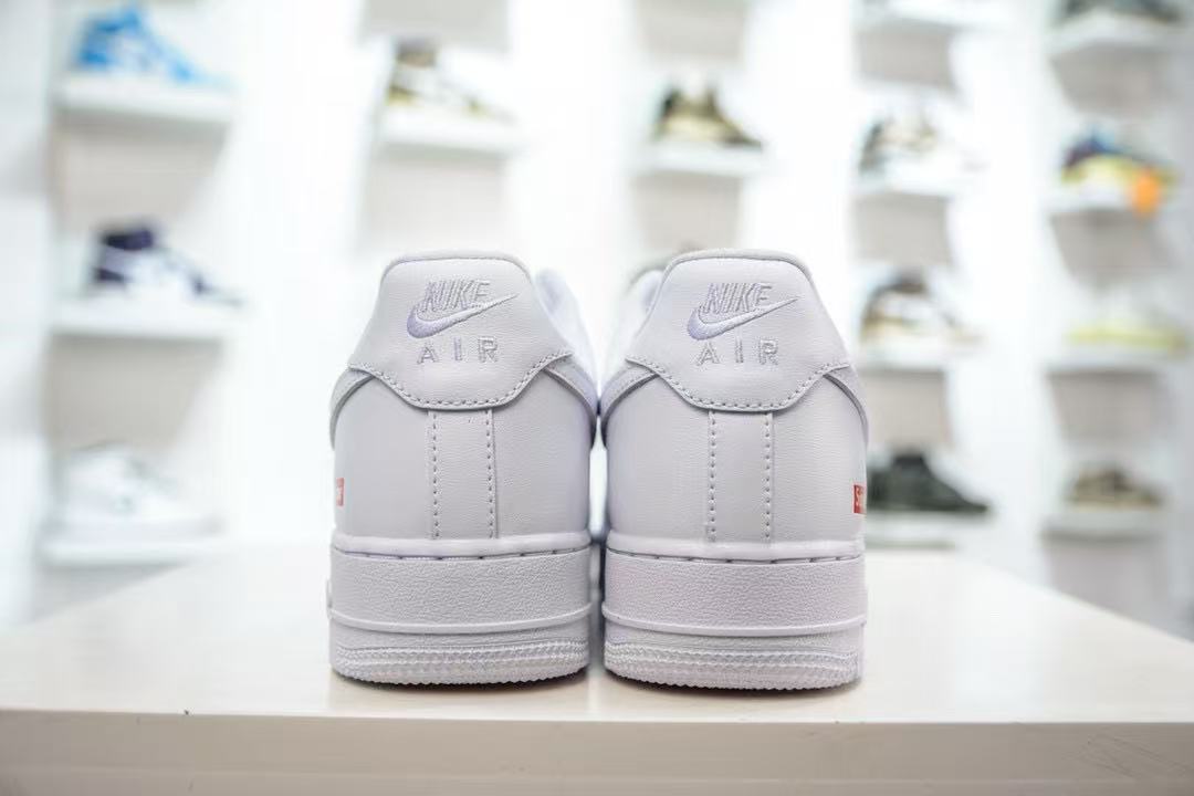 Nike Air Force 1 Low Supreme White